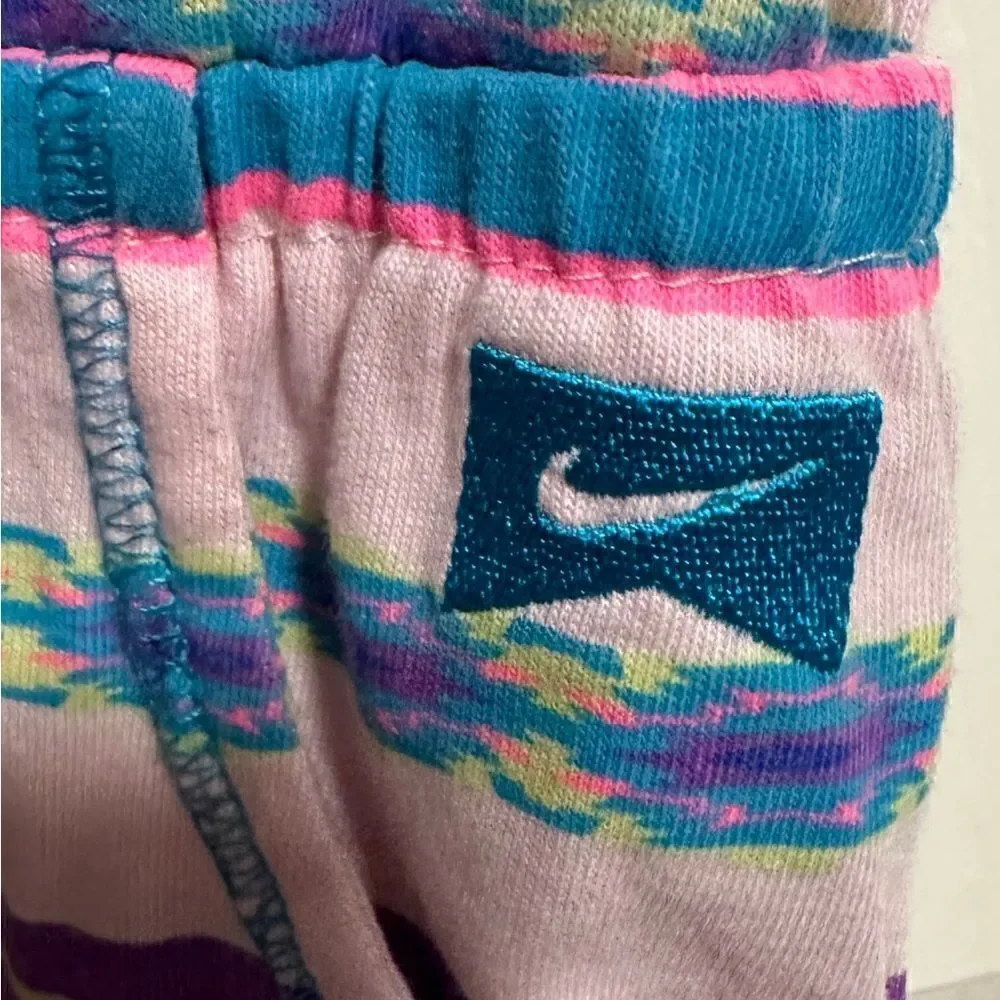 Girls, Nike jumper size medium
